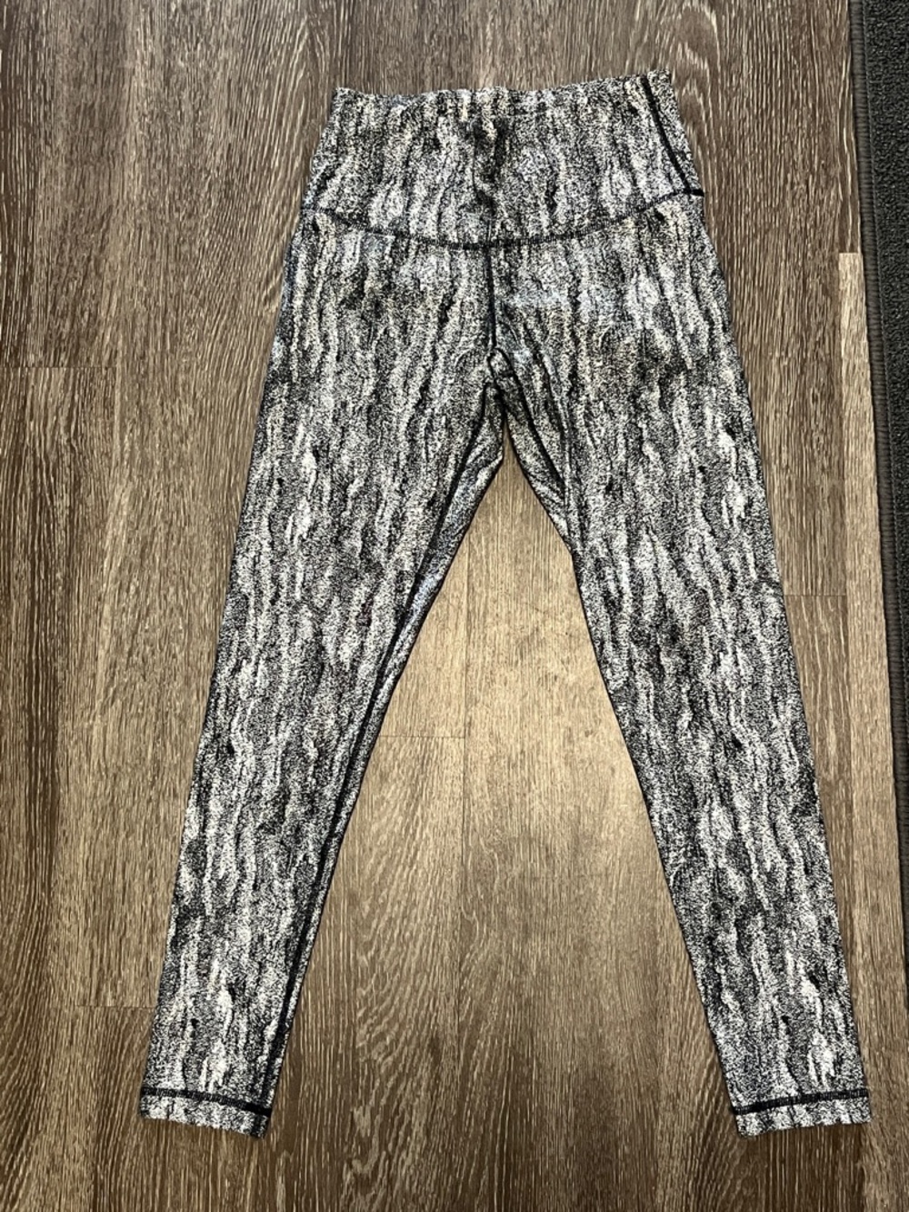Kirkland Signature Black and White Marbled Leggings